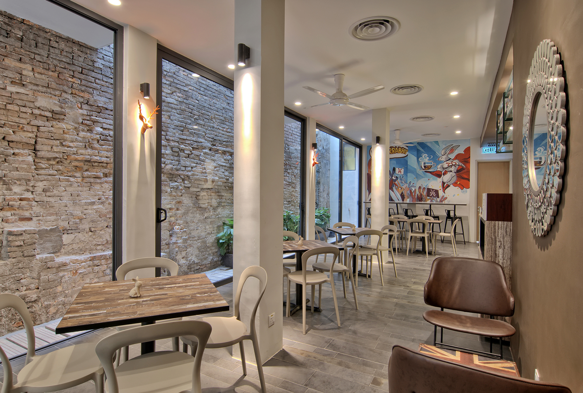 Cafe & Lounge